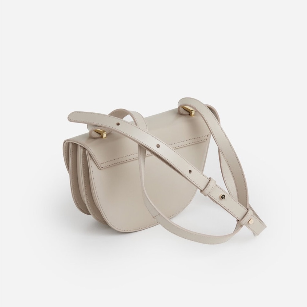 Flattered leather crossbody bag in crème - Picture 11 of 13